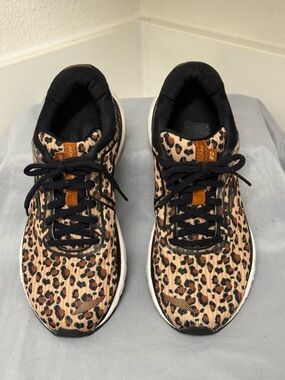 Brooks Leopard Print Tan Black Athletic Shoes